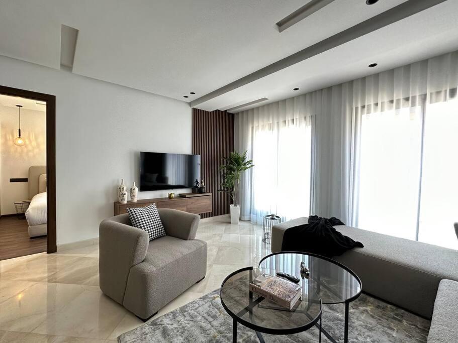 Sunny 2 Bedrooms - By Appartali شقة