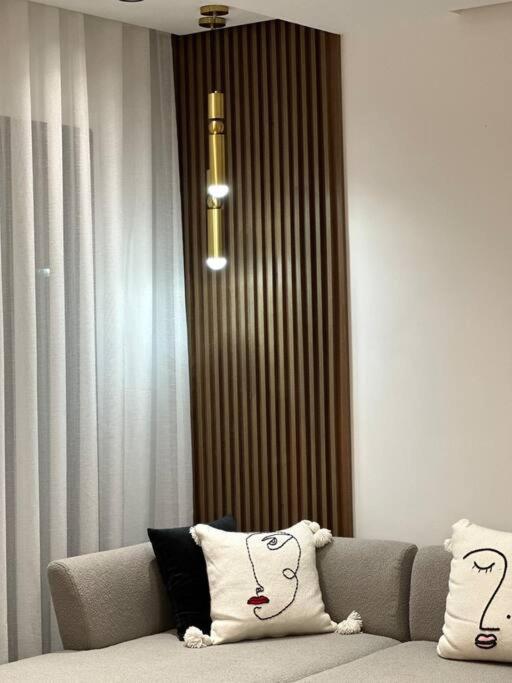 Sunny 2 Bedrooms - By Appartali شقة
